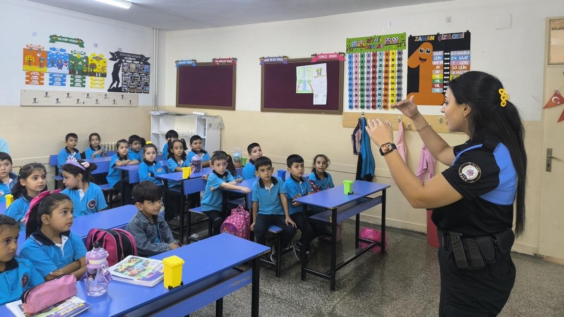 Toplum Destekli Polislerden Öğrencilerimize Seminer